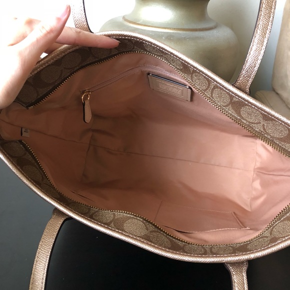 SOLD Coach City Zip Closure Signature Canvas Tote - Picture 6 of 8